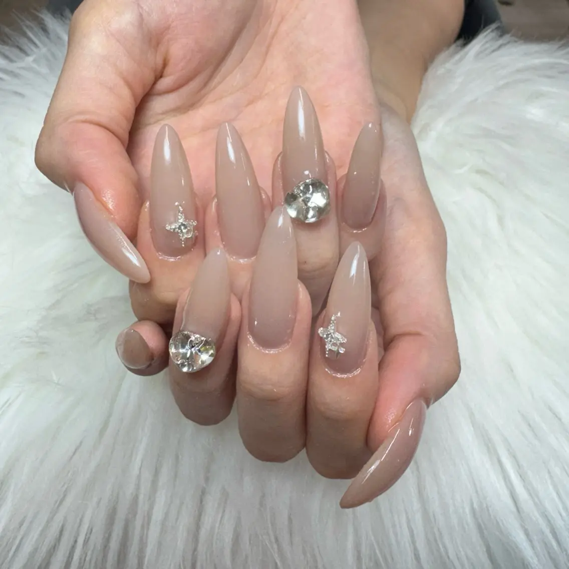 ネイル ハンドネイル 🎀nana🫧 ワンホンネイル🎀のネイルデザイン