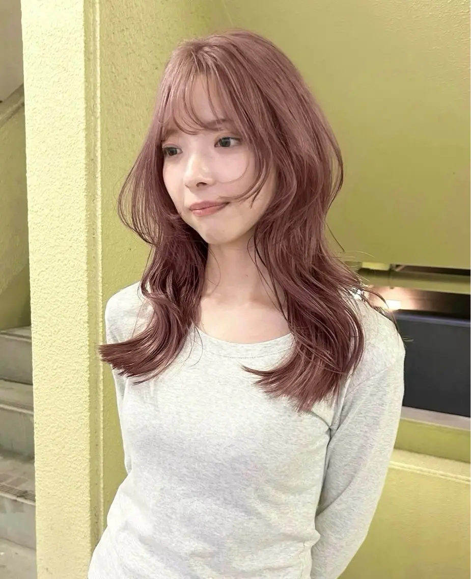 セミロング レイヤーカット カット ヘアカラー トリートメント 似合わせレイヤー ＆縮毛矯正のヘアスタイル
