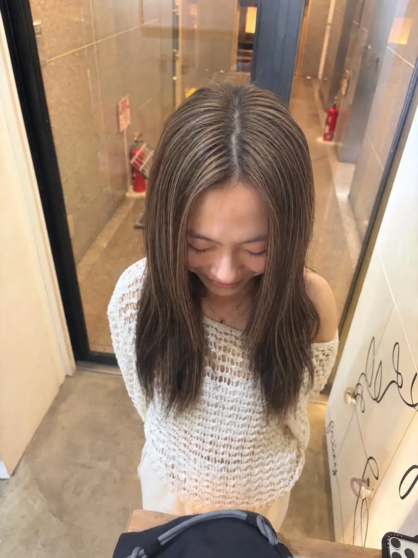 セミロング ハイライト ヘアカラー 木原 めいのヘアスタイル