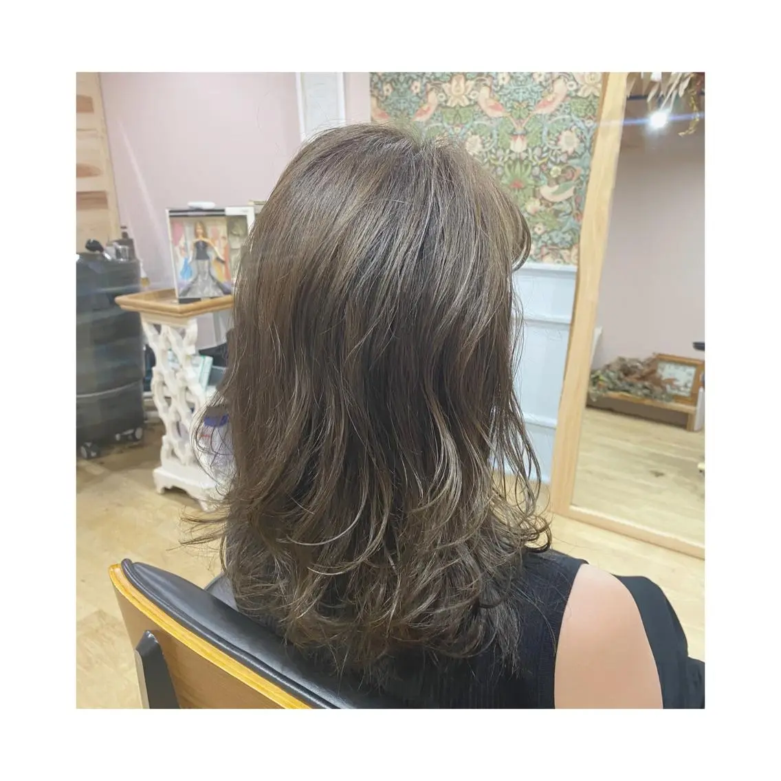 セミロング カラー Asuka Mabuchiのヘアスタイル