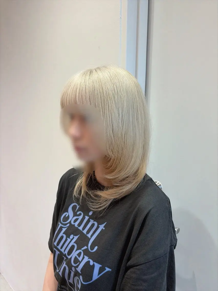 セミロング カラー ベージュカラー ブリーチ ホワイトベージュ ヘアカラー トリートメント ホワイトカラー☁️/ Yuya/ブリーチのヘアスタイル