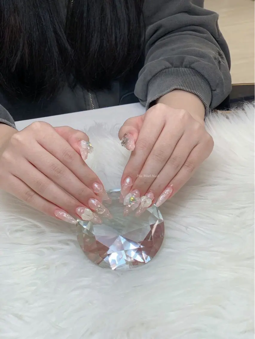ネイル ハンドネイル HANA 長さだしのネイルデザイン