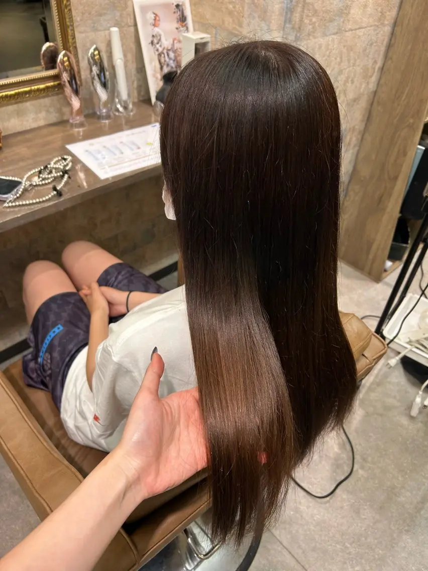 ロング 前田 みのりのヘアスタイル