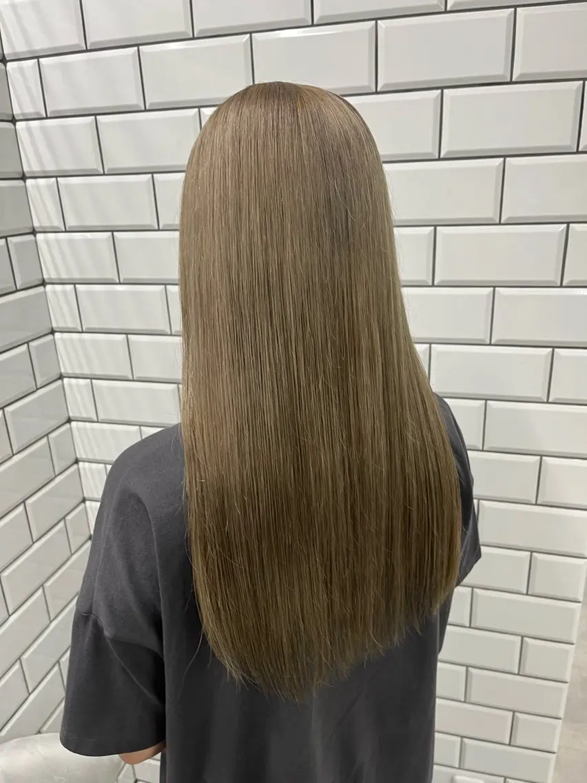 ロング カラー カット ヘアカラー トリートメント ヘアセット newi赤羽 HINATAのヘアスタイル