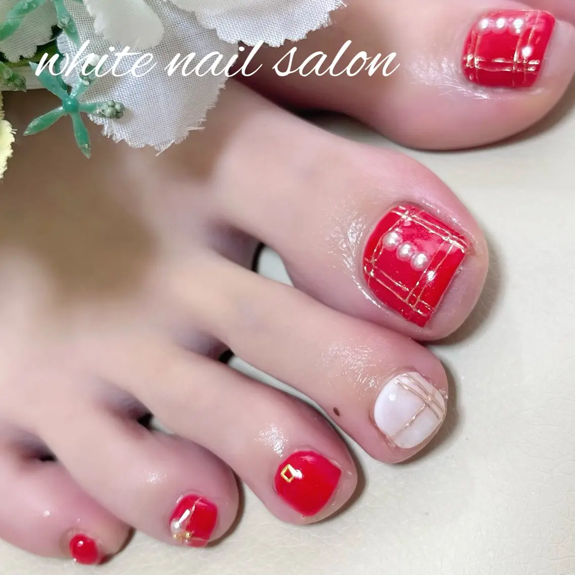 ネイル ラメ(グリッター) フットネイル white nail salonのネイルデザイン