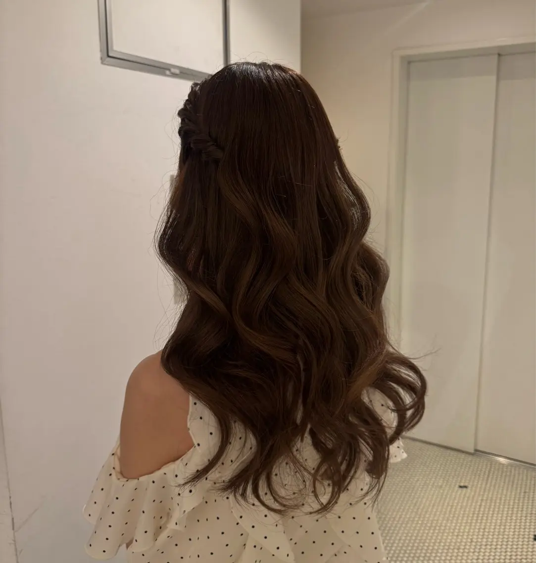 ロング ヘアアレンジ ヘアセット あゆみ／中津 ／透明感カラーのヘアスタイル