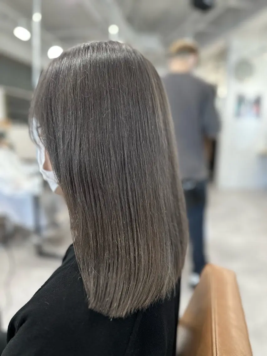 セミロング カラー シルバー ヘアカラー トリートメント 特殊カラー特化 ✂️SHIAN フジのヘアスタイル