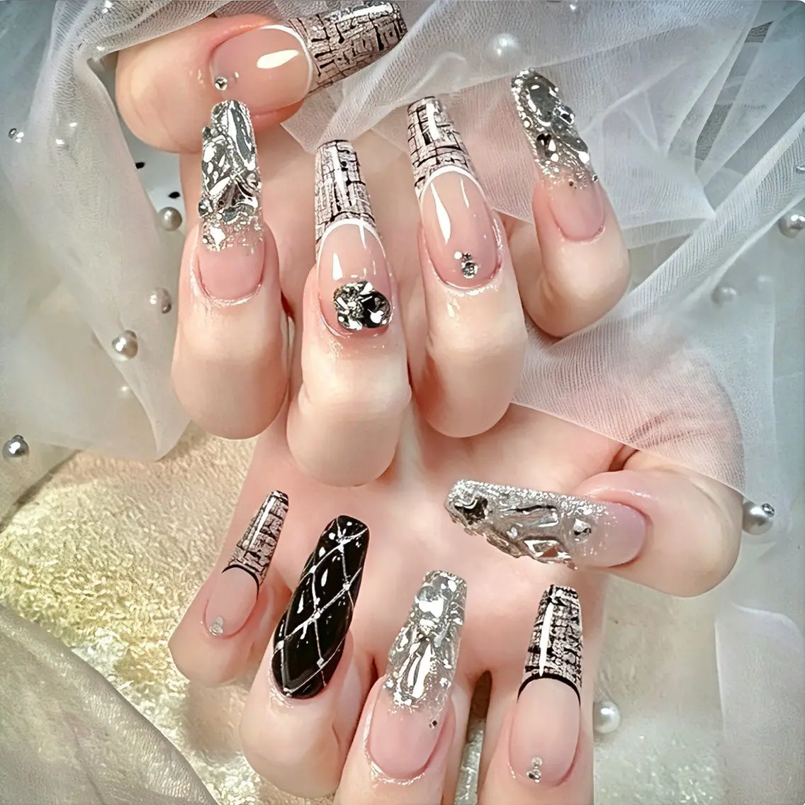 ネイル Luna K.のネイルデザイン