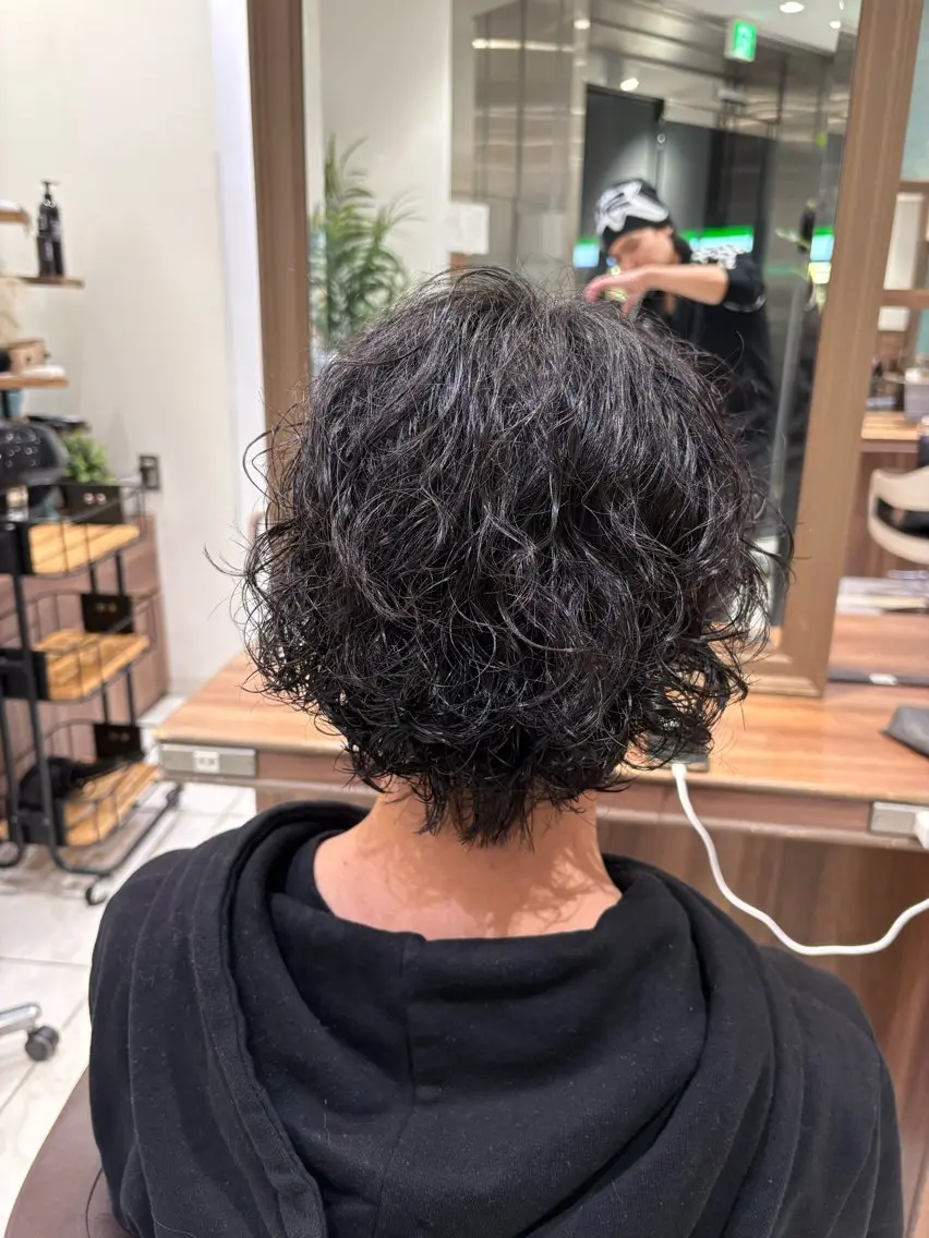 パーマ メンズ 縮毛矯正特化💎& 透明感カラー✨レオのヘアスタイル