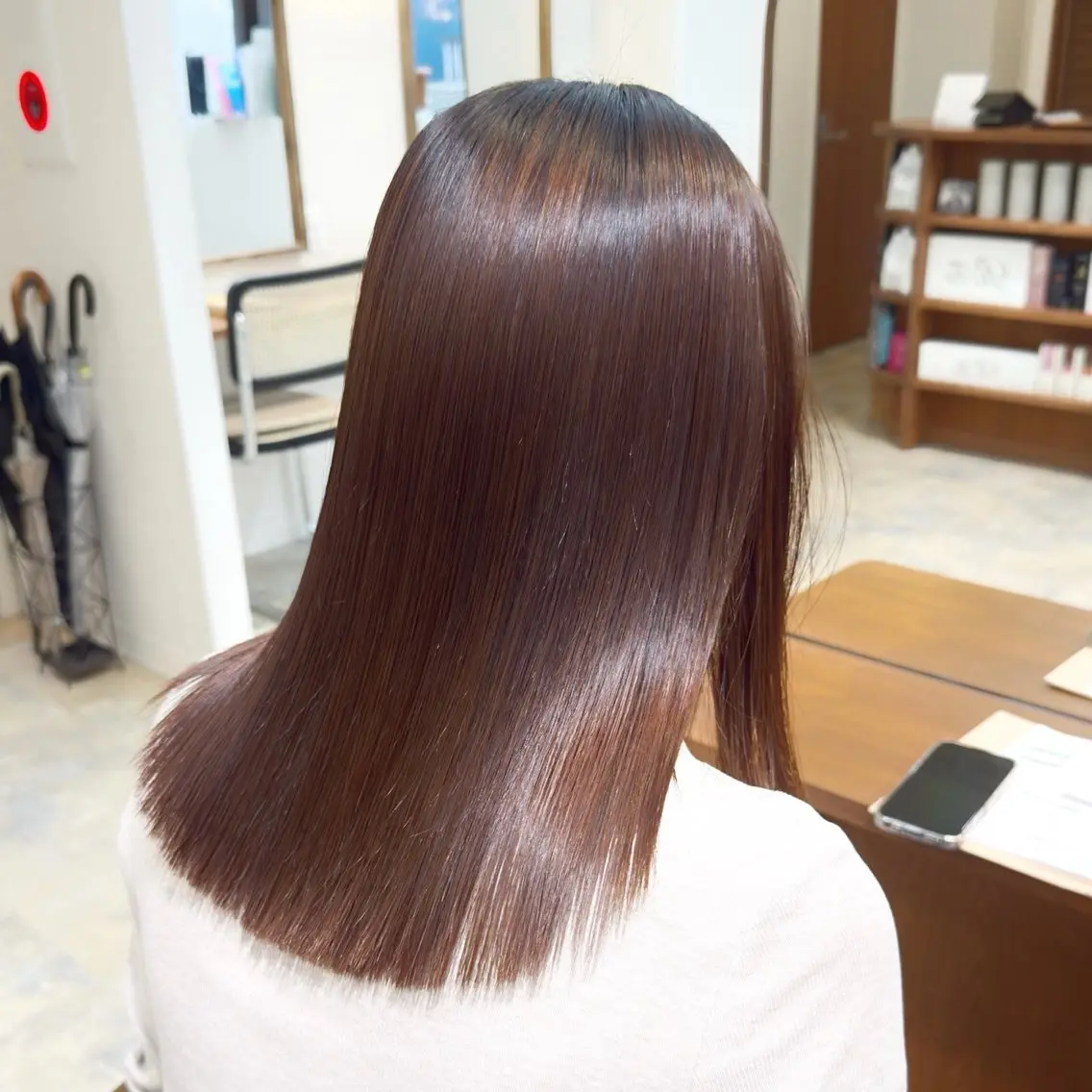 セミロング カット 縮毛矯正 トリートメント レイヤーカット 縮毛矯正 高杉颯汰のヘアスタイル