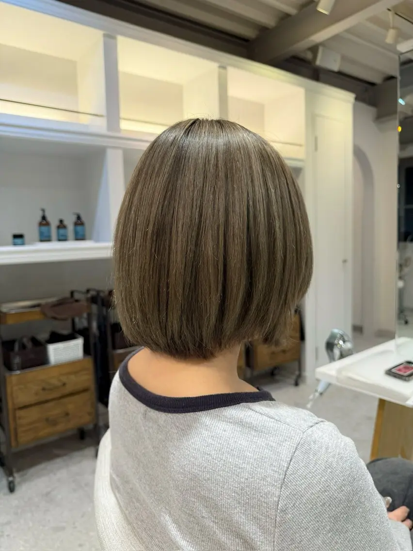 ショート アッシュ ボブ 髪質改善 トリートメント カット ヘアカラー 髪質改善／似合わせ ／芝　圭佑のヘアスタイル