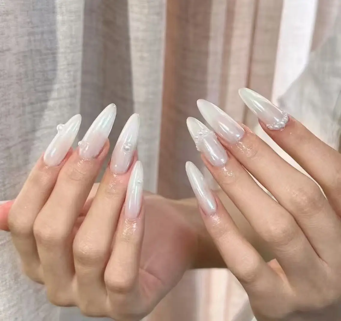 ネイル オーロラネイル フラワーネイル フットネイル フレンチネイル ジェルネイル ハンドネイル BabyYouMi nailのネイルデザイン