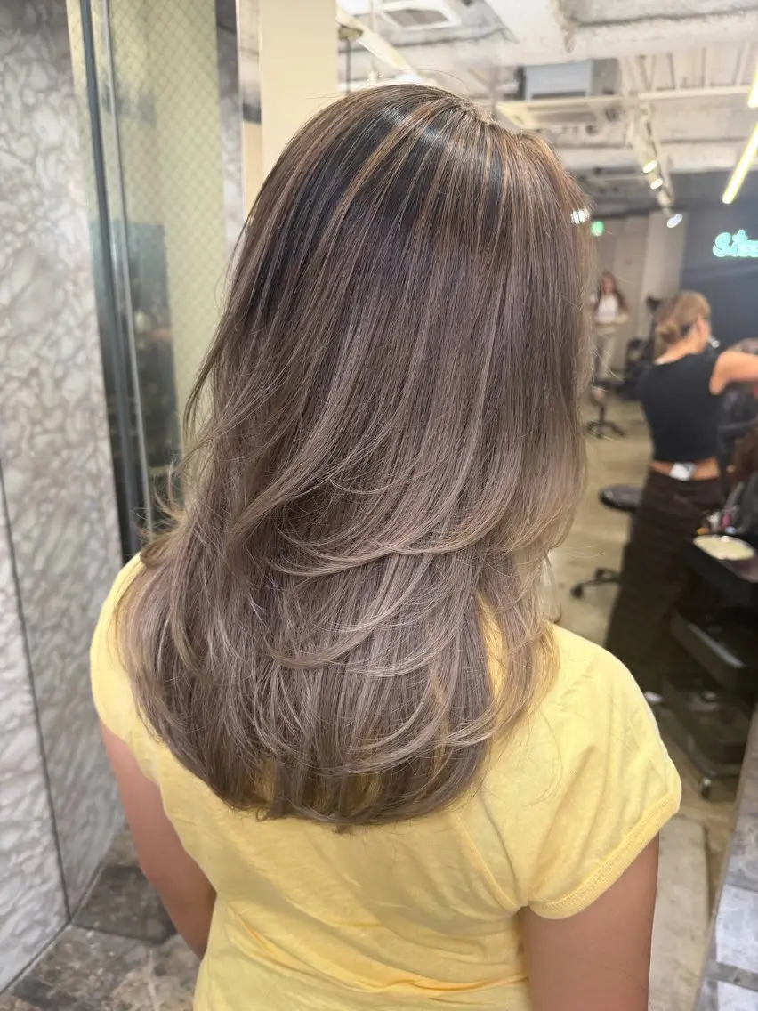 ミディアム カラー バレイヤージュ ハイライトカラー ハイライト レイヤーカット ヘアカラー トリートメント 🇺🇸海外レイヤー /カラーGOのヘアスタイル