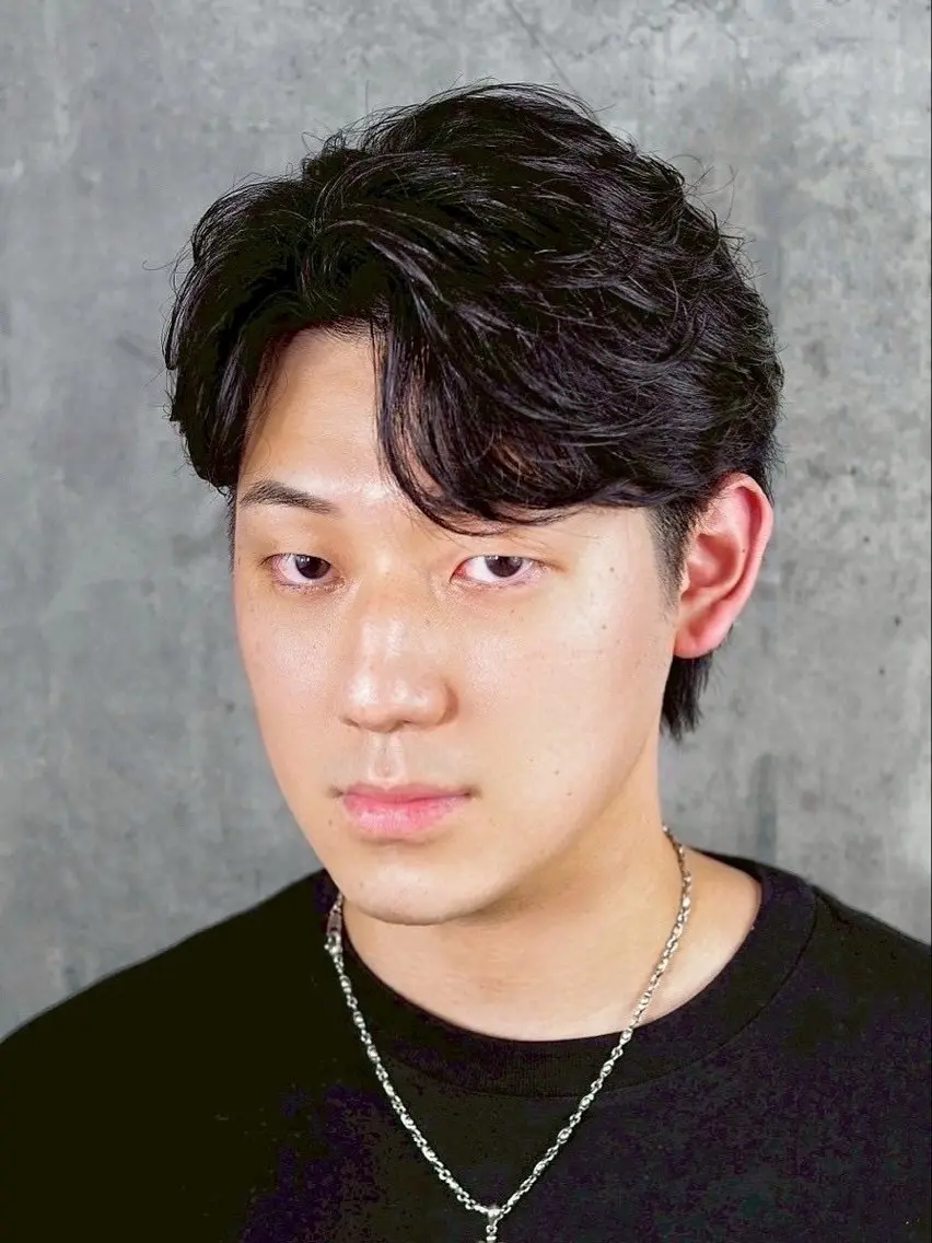 ミディアム 阿賀 佑季のヘアスタイル