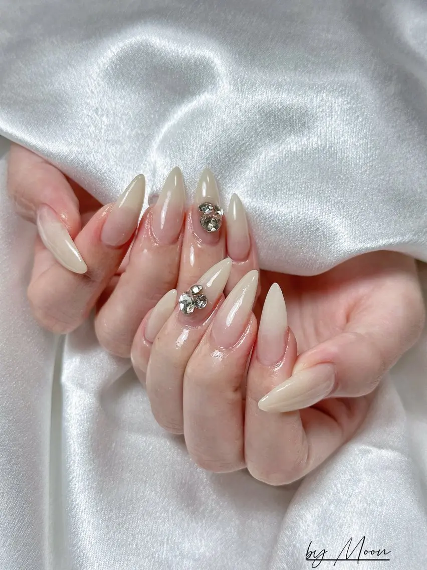 ネイル Moon Nailsのネイルデザイン