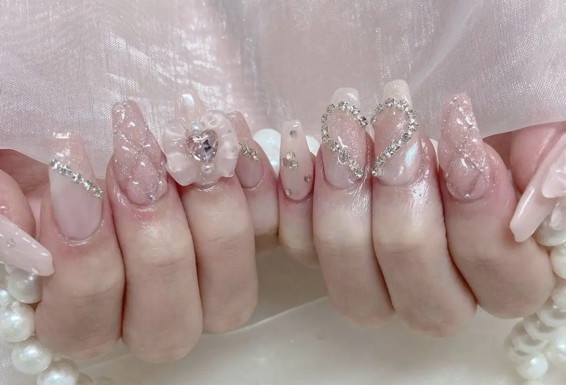 ネイル オーロラネイル チークネイル 長さ出し フットネイル フレンチネイル ハンドネイル Lee Nailsのネイルデザイン
