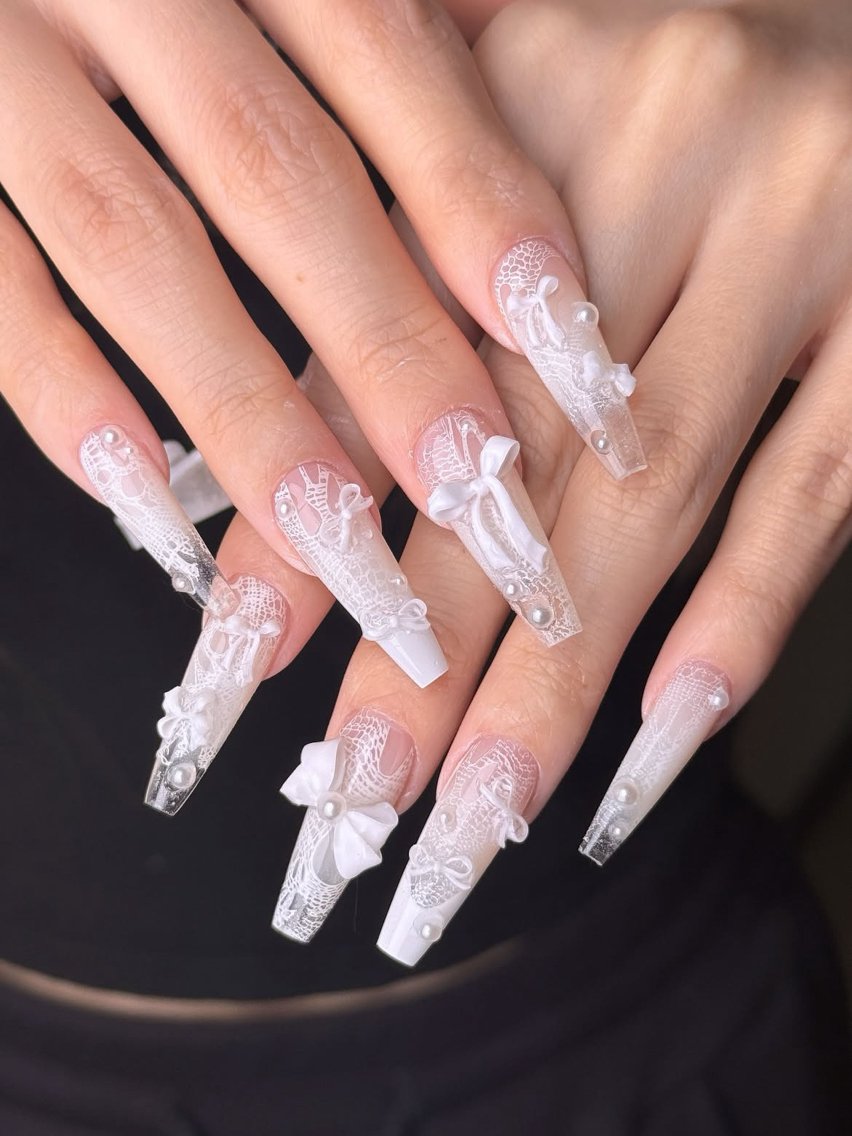 ネイル アートネイル フレンチネイル ジェルネイル キラキラネイル 韓国ネイル ハンドネイル ICE Nailsのネイルデザイン