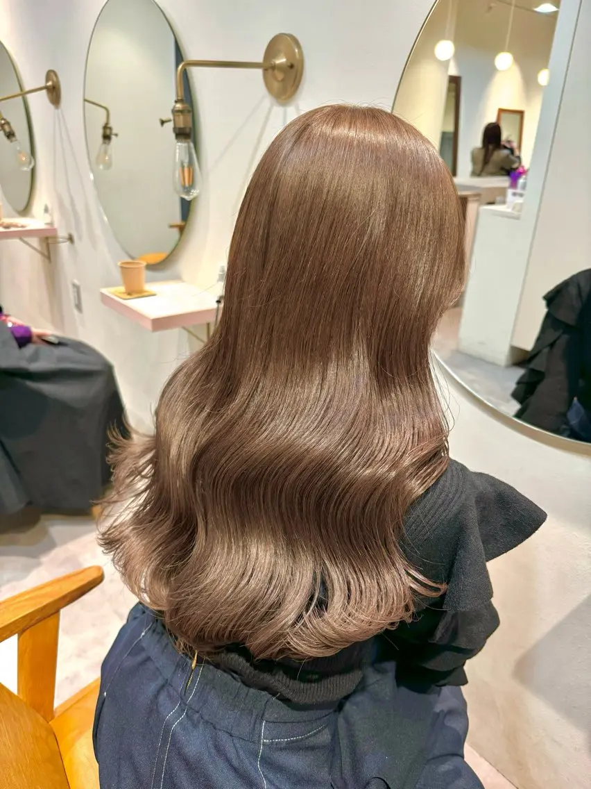 ロング カラー ベージュカラー ブリーチ ブラウンカラー ヘーゼル ブリーチなしカラー ayaka♡ 柔らかカラーのヘアスタイル