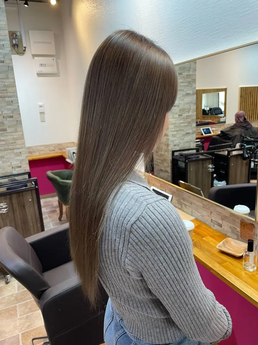 ロング カラー グレージュ ヘアカラー YUI/ ブリーチカラー🌷のヘアスタイル