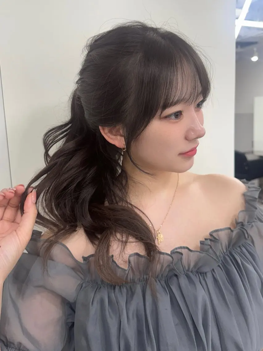 セミロング カラー 🎀レイヤー×透明感 ×髪質改善🎀米田のヘアスタイル