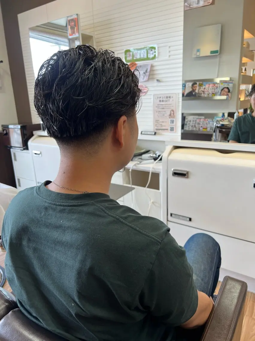 ショート メンズ フェードカット メンズパーマ カット ヌノメ スエカのヘアスタイル