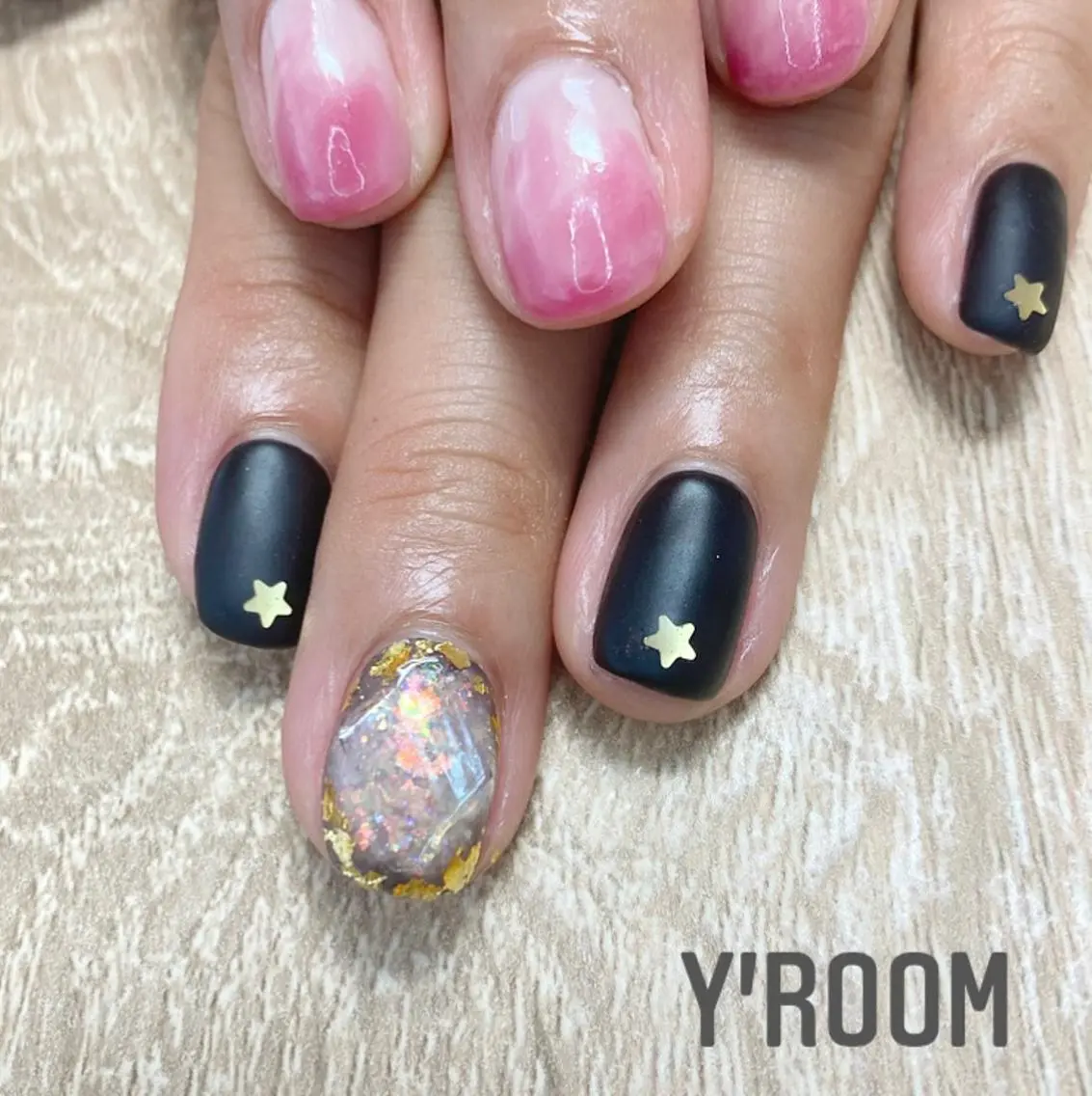 ネイル オーロラネイル フラッシュネイル ジェルネイル 氷ネイル・うるうるネイル マグネットネイル YUKA （ネイリスト）のネイルデザイン