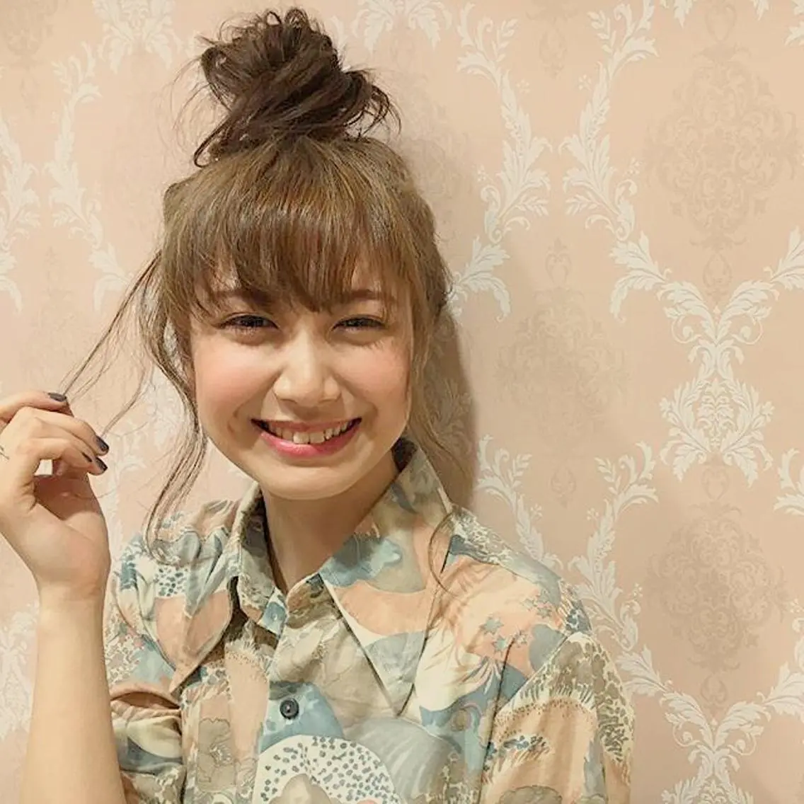 ミディアム ヘアアレンジ ブリーチ/ハイトーン 天童市/SERINAのヘアスタイル
