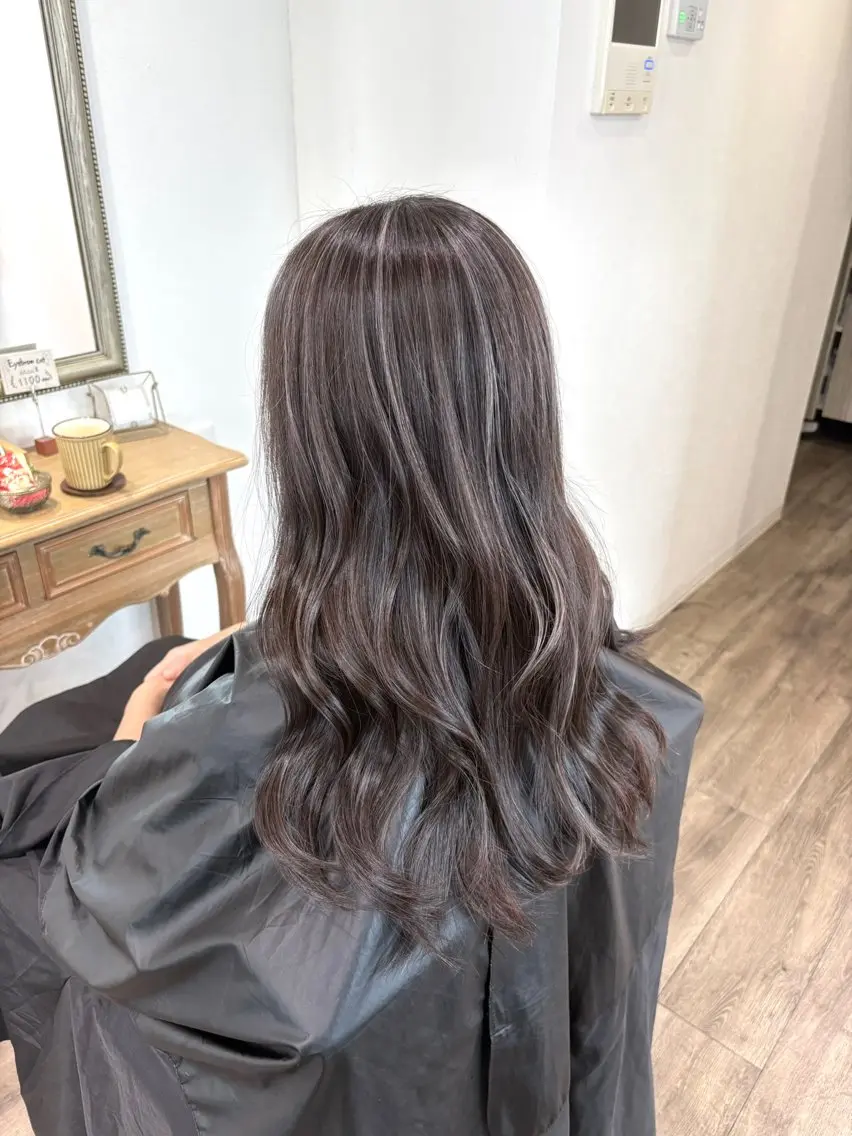 セミロング カラー 池澤 京華のヘアスタイル
