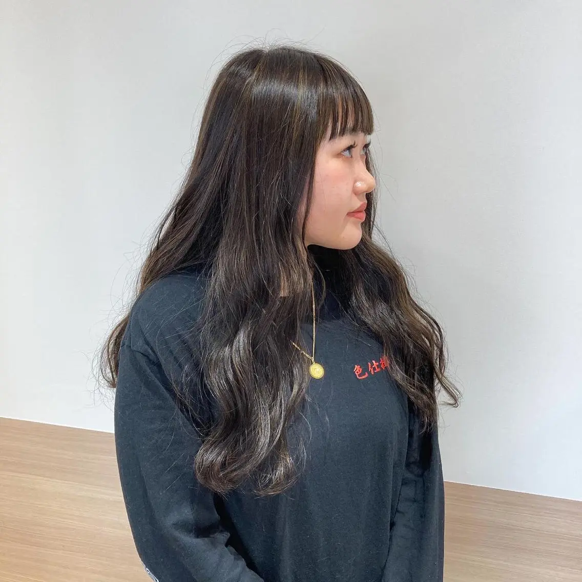 ロング カラー ハイライトカラー ハイライト シースルーバング 大阪ヴィーガンサロン KANAKOのヘアスタイル