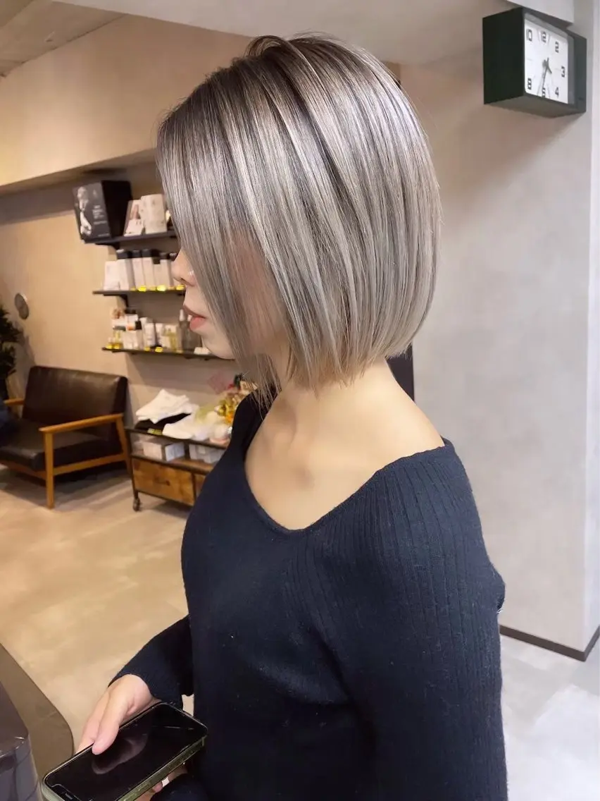 ミディアム カラー 佐野木 とわのヘアスタイル