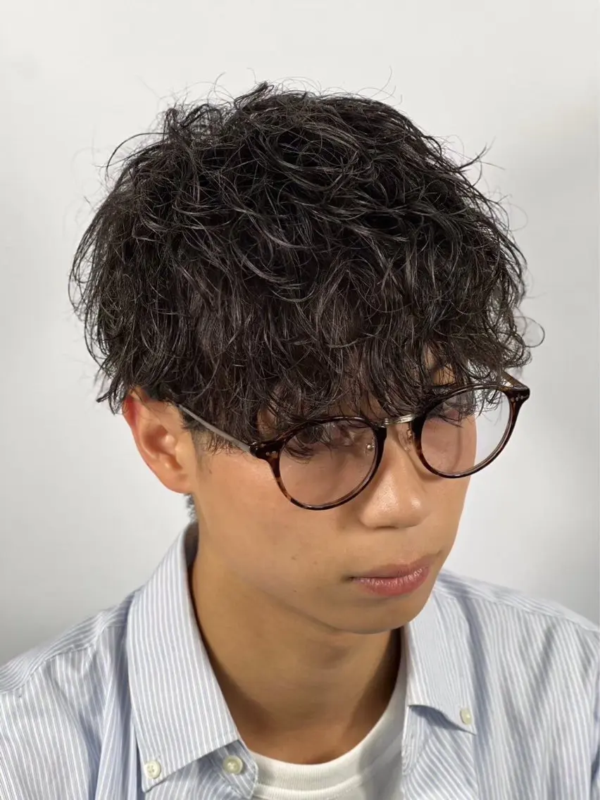 ミディアム ミディアムパーマ 髪質改善 韓国風ヘア カット パーマ 阿賀 佑季のヘアスタイル