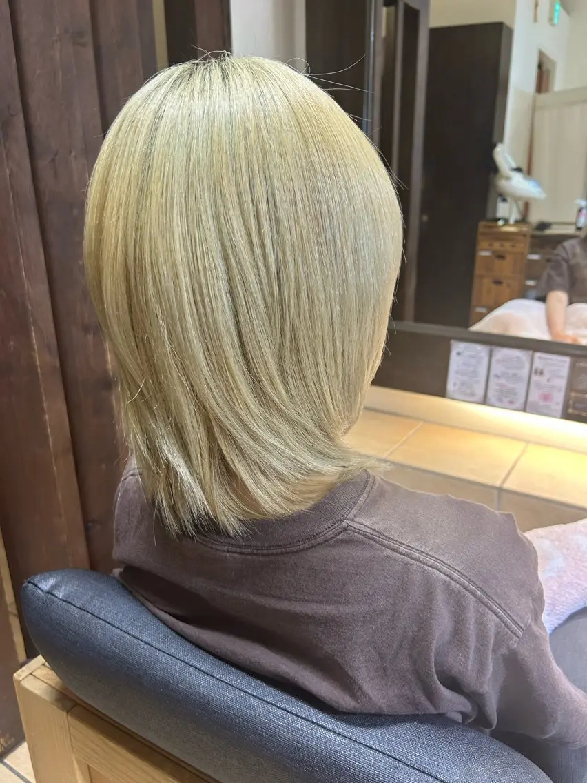 艶髪特化矯正カット ✨️MOMOEのヘアスタイル