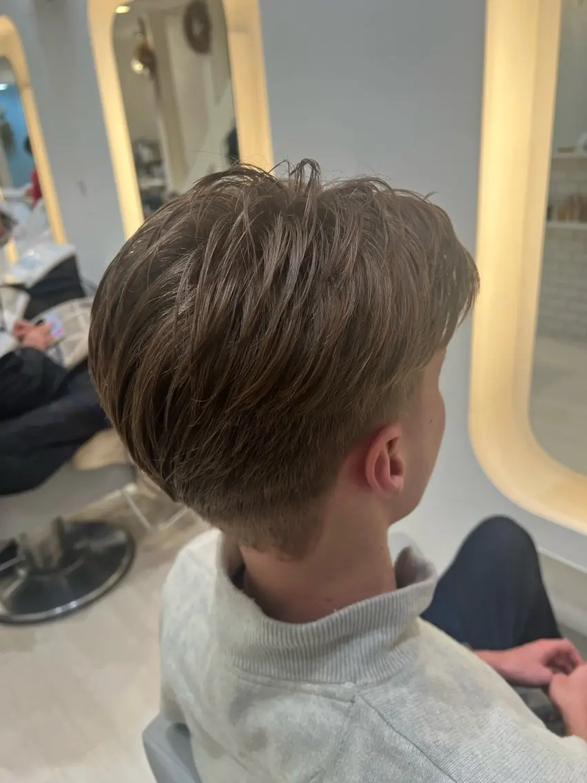 ショート カラー カット 堀井 凌平のヘアスタイル