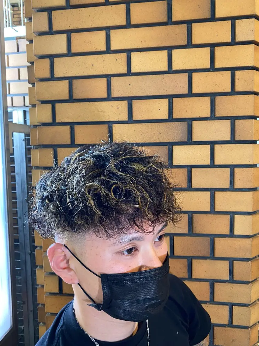 カラー パーマ メンズ 永島 諒のヘアスタイル