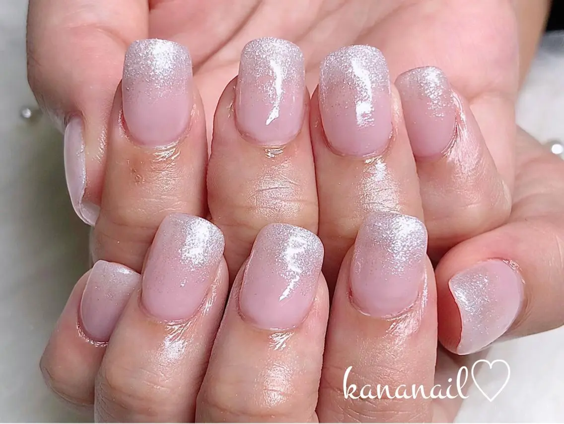ネイル 長さ出し ラメ(グリッター) ラメグラデーション kananail🎀 桜木町ネイルのネイルデザイン