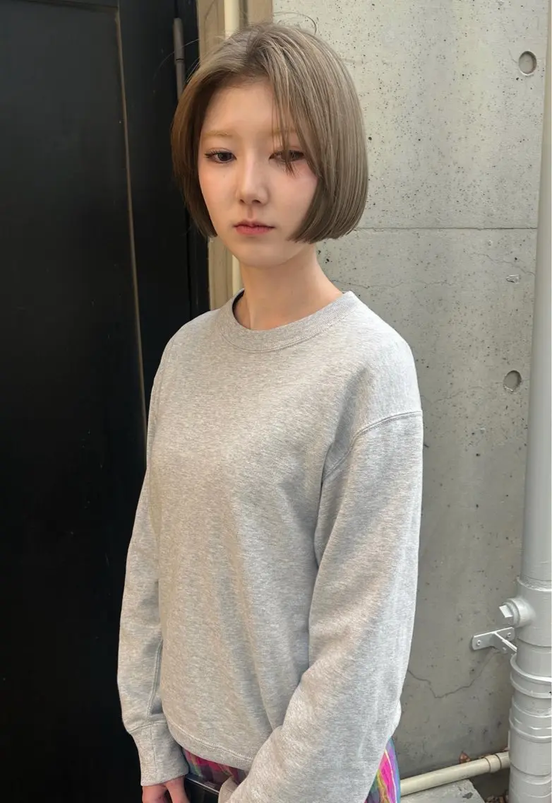 ショート ヘアカラー レイカ /ハイトーンのヘアスタイル