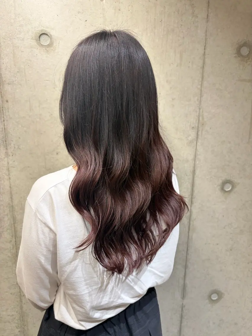 ロング カラー ヘアカラー トリートメント 中尾 妃萌那のヘアスタイル
