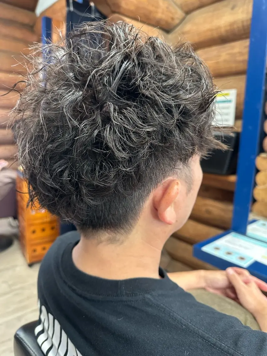 パーマ メンズ メンズパーマ メンズツイストパーマ ツイストパーマ 🌻リンクスハート 島岡 茉生🌻🌼のヘアスタイル