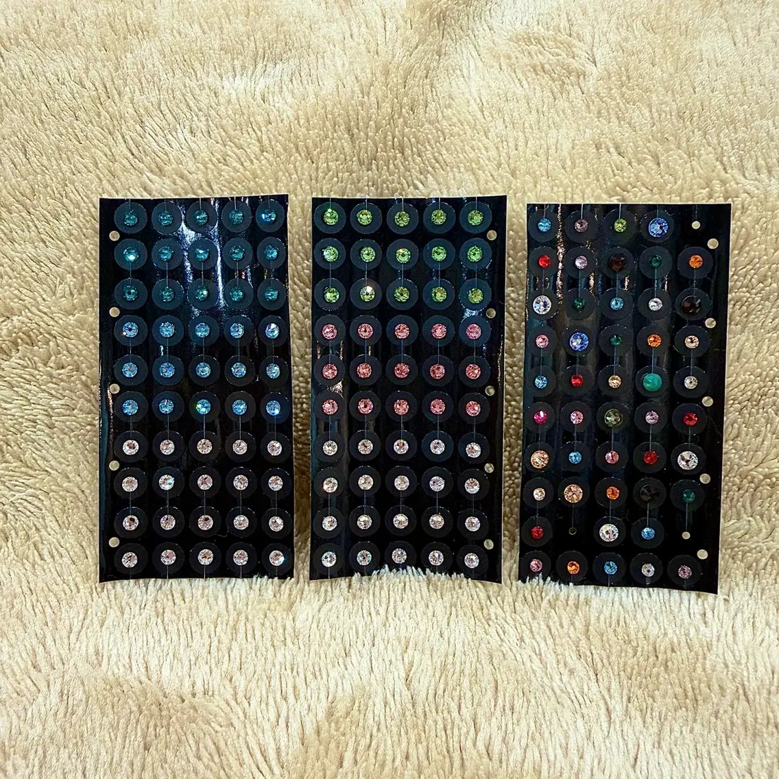 耳つぼジュエリー💎両耳合わせて3粒まで❣️(パーツはラインストーンのみ)の写真