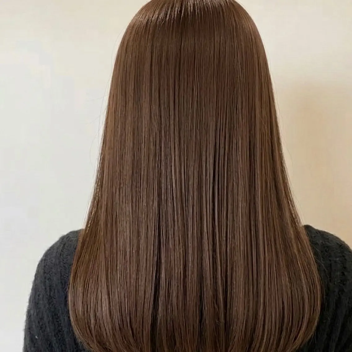 ロング 透明感カラー特化若山 結愛のヘアスタイル