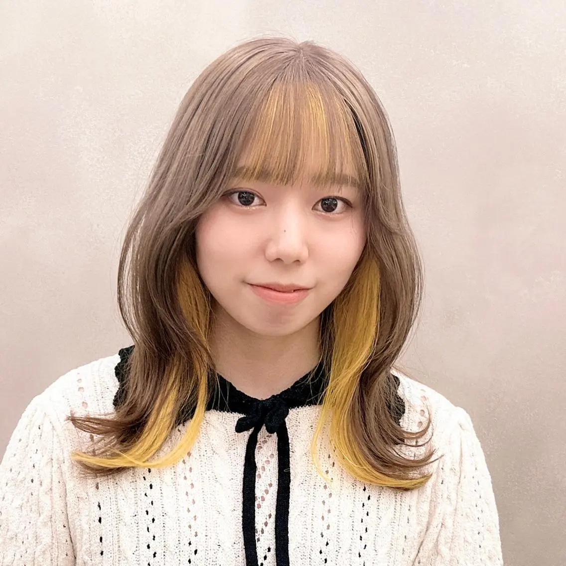 セミロング カラー 髪質改善⌇透明感 カラー⌇川上葵のヘアスタイル