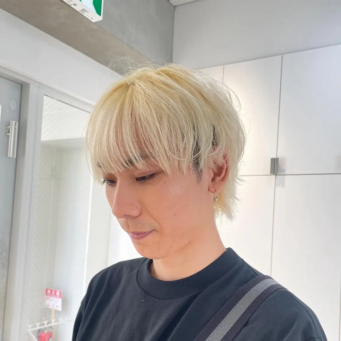 ショート カラー ヘアアレンジ メンズ ブロンド ホワイトブロンド シースルーバング ヘアカラー トリートメント ヘッドスパ ヘアセット 艶カラー✨縮毛矯正✨ 翁長孝輔のヘアスタイル