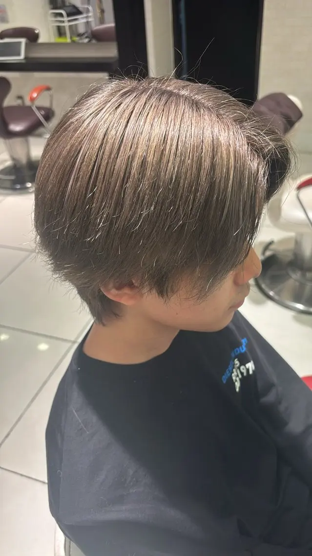 カラー メンズ ヘアカラー 新開 羽音のヘアスタイル