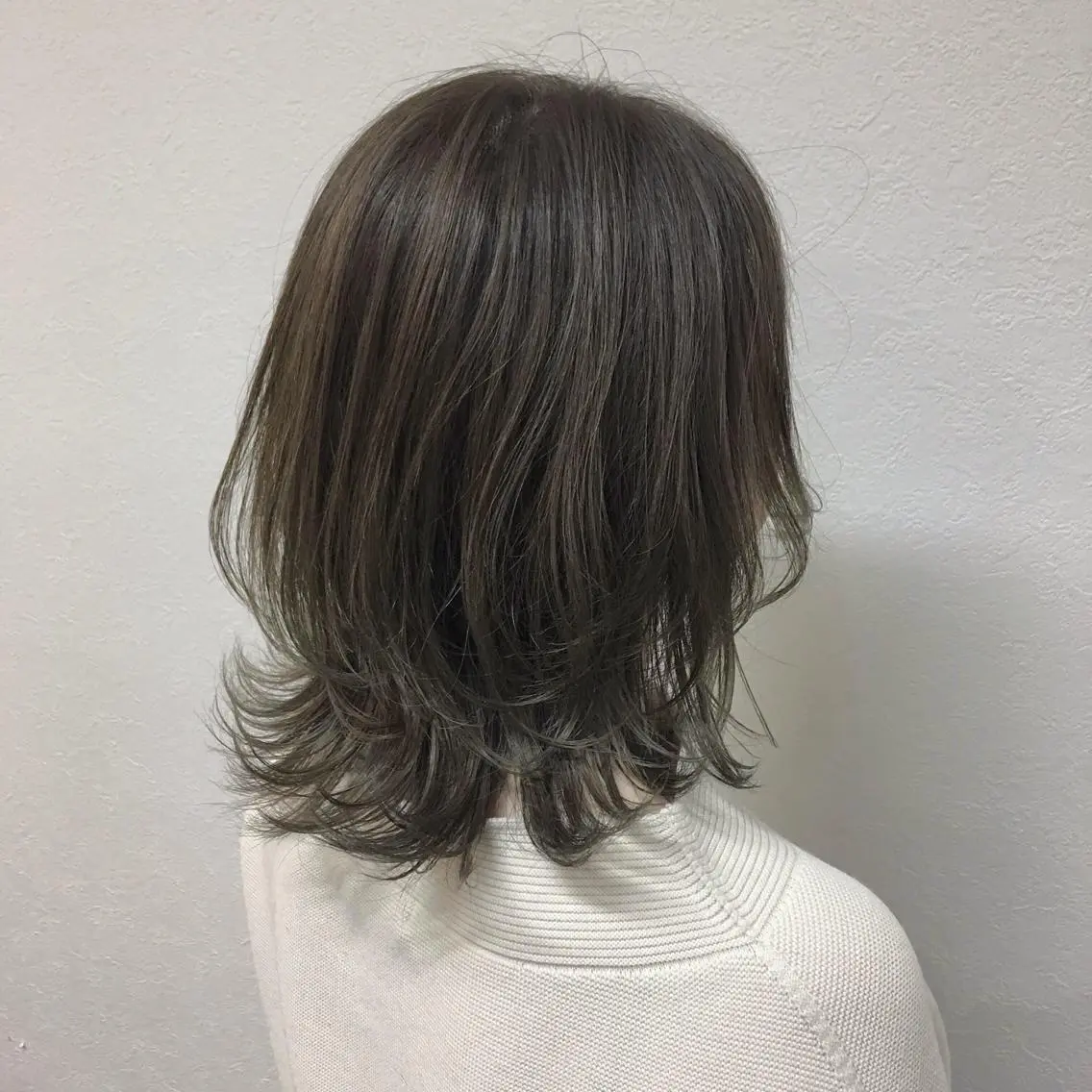 ミディアム カラー グレージュ カット ヘアカラー トリートメント 斉藤 貴也のヘアスタイル