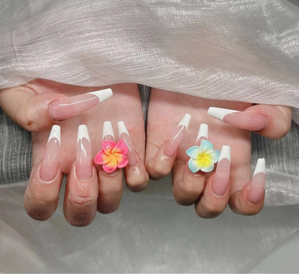 ネイル 長さ出し グラデーション 卒業式 キラキラネイル マグネットネイル ハンドネイル Lee Nailsのネイルデザイン