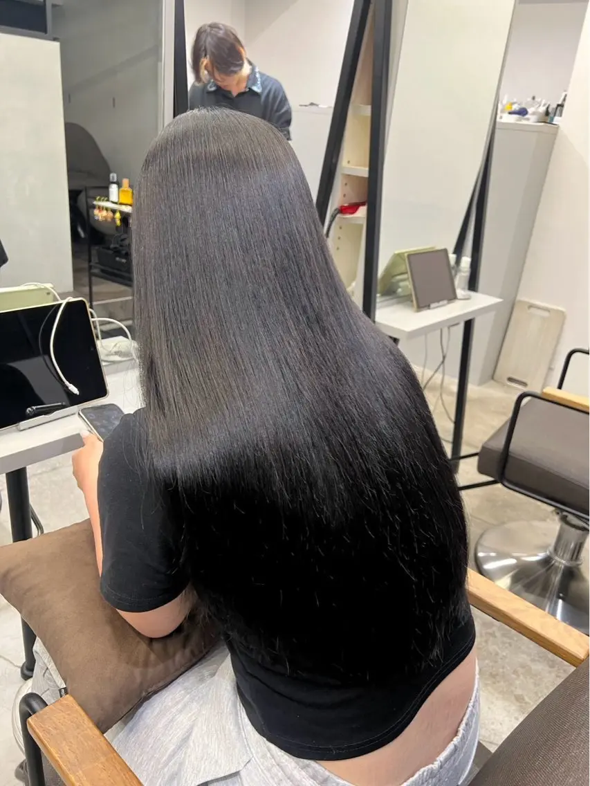 ロング パーマ 髪質改善 レイヤーカット 縮毛矯正 トリートメント 酸性ストレート 縮毛矯正 🍒モテ暖色カラー × うる艶✧ ゆなのヘアスタイル