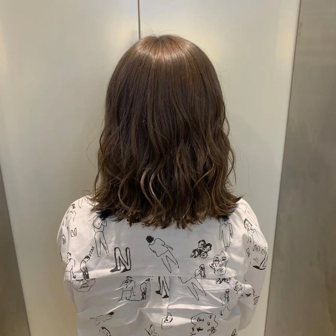 カラー グレージュ 天野 利咲のヘアスタイル