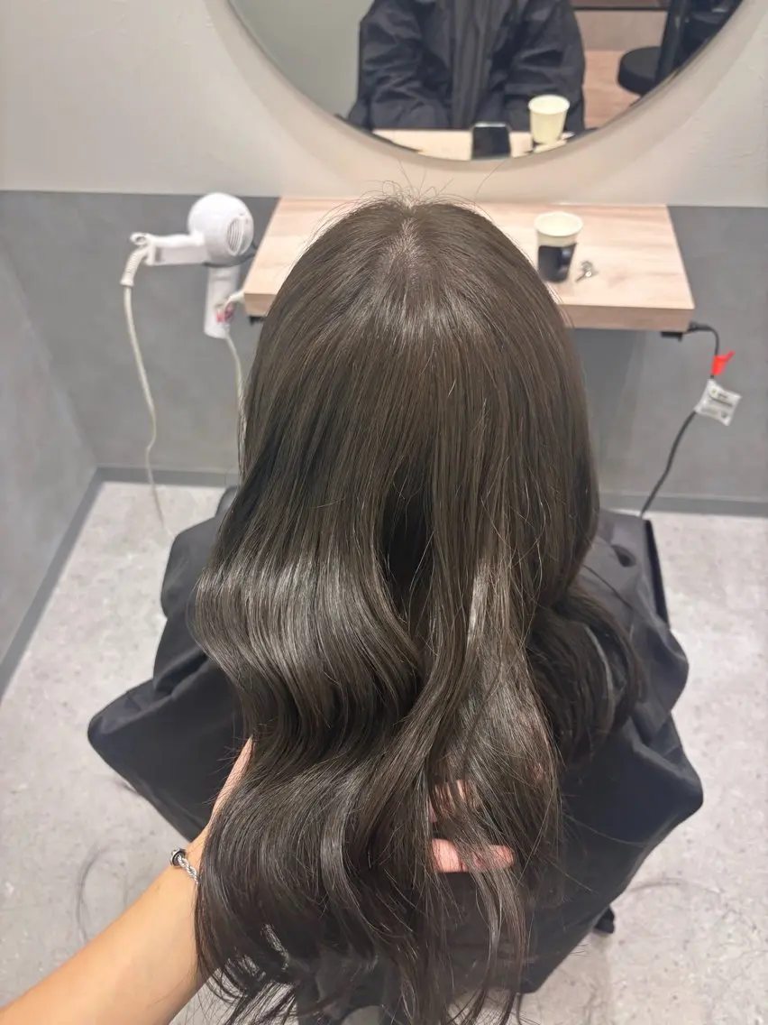 セミロング カラー グレージュ オリーブカラー オリーブグレージュ オリーブグレー 韓国風ヘア 🍒Sumire /モデル募集中🍒のヘアスタイル