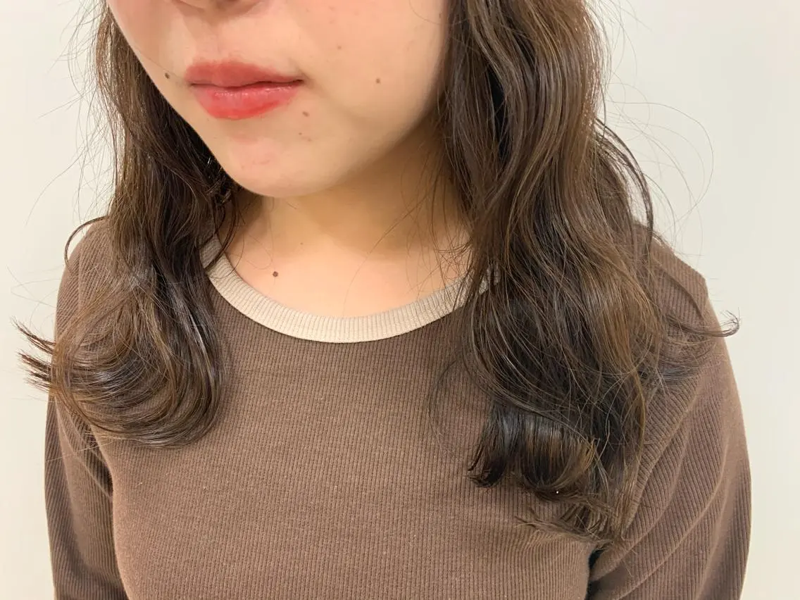 セミロング カラー ベージュカラー カット ヘアカラー 顔まわりカット✄ ベージュカラー🧸のヘアスタイル