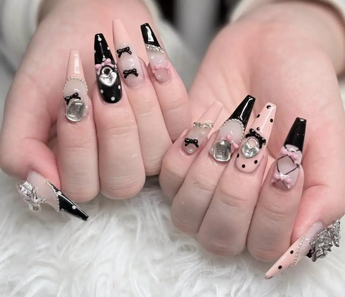 ネイル オーロラネイル チークネイル フットネイル ジェルネイル 韓国ネイル ハンドネイル H.baby Nail Salonのネイルデザイン